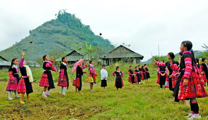 Phong tục ngày Tết của người H'Mông ở Mộc Châu